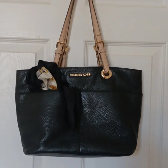 Michael Kors Black and Tan Tote Bag.EUC - Picture 4 of 10